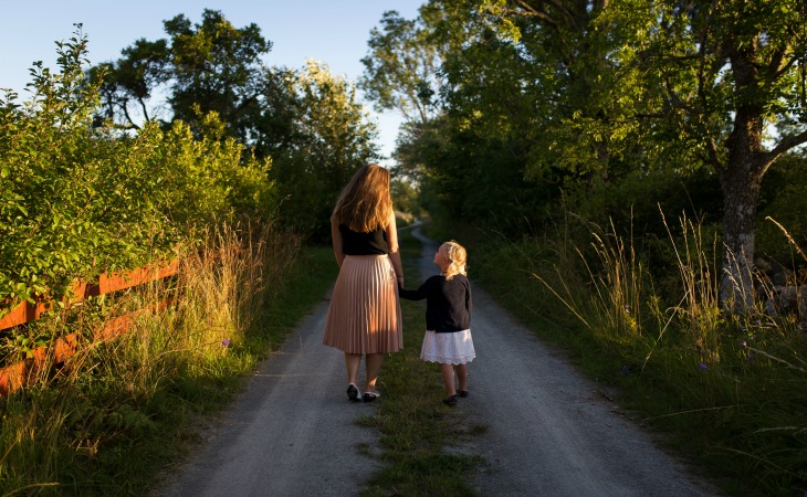 10 Explicit signs you have been raised by a strong mother!
