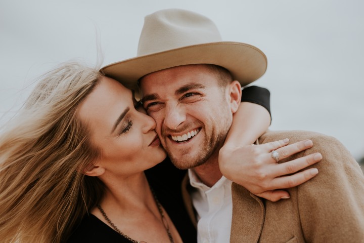 8 Ways to make your guy feel happy in the relationship